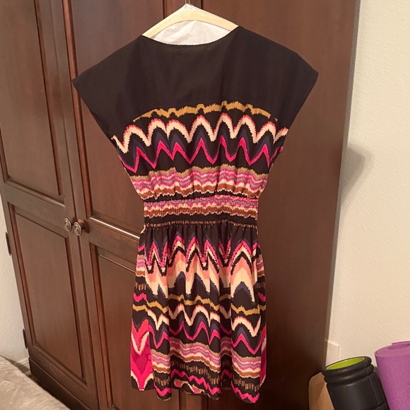 Takara Small Colorful Zigzag Pattern Dress - Picture 2 of 3